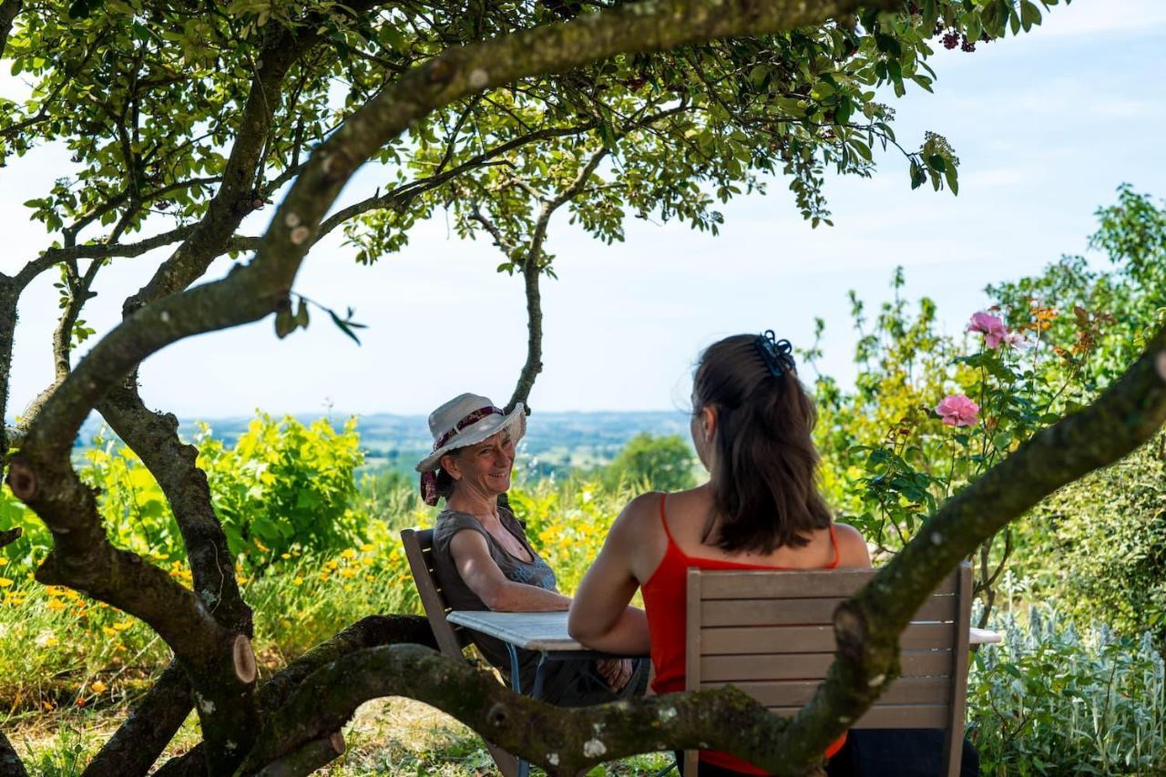 Chambres Et Table D'Hotes - Les Jardins De La Longagne Saussenac Exteriör bild